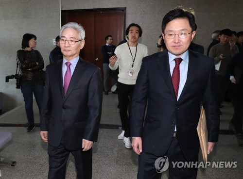 한국, 물갈이 번복 가능성 차단…"정치폄하·국민모독"