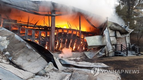 ESS서 또 화재…정부, 전국 1천253개 사업장에 가동중단 권고