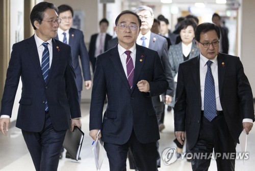 홍남기 "한국경제 잠재성장경로 2.9% 전후…내년에 다소 밑돈다"