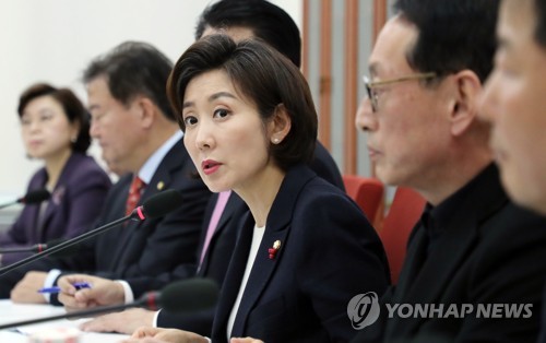 '靑 특감반 의혹'에 선거제 개혁 이견…임시국회 시작부터 냉랭
