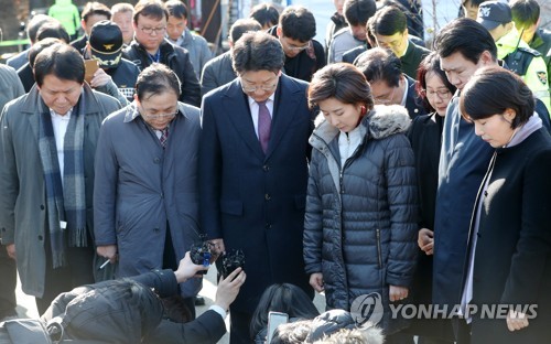 나경원, 강릉 펜션 사고현장 방문…"어른 잘못으로 아이들 희생"