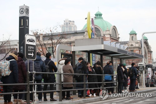 '카풀 반대' 전국서 택시 멈췄다…제주 관광객·직장인 발 동동