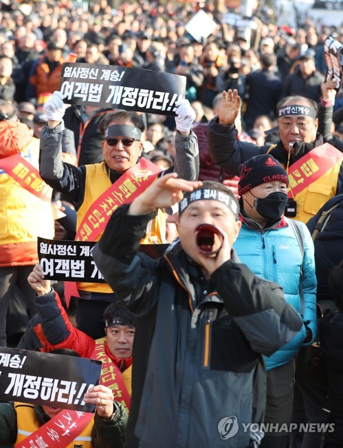 "택시 살려내라" 카풀 반대 대규모 집회…여의도 일대 교통대란