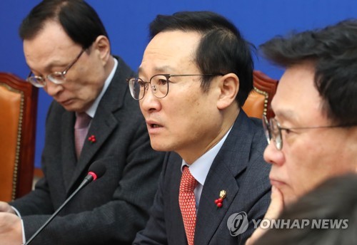 민주, 靑특감반 의혹에 맞공세…"범죄자 말에 춤추는 한국당"