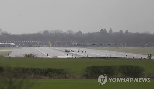 英 개트윅공항 비행기 운항 재개…22∼23일 정상화 전망