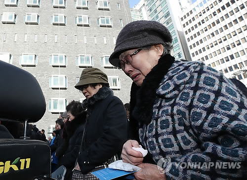 "민주주의 만세"…'인권탄압상징' 남영동 대공분실, 시민 품으로