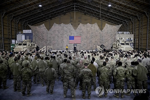 트럼프 "미국 '세계의 경찰' 계속할 순 없다…더이상 호구 아냐"