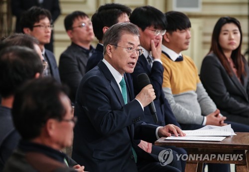 문대통령 "힘센 소도 경운기 대신 못해"…스마트 농업 강조