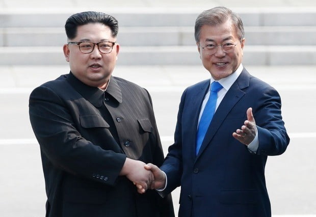 문재인 대통령과 김정은 북한 국무위원장(사진=연합뉴스)