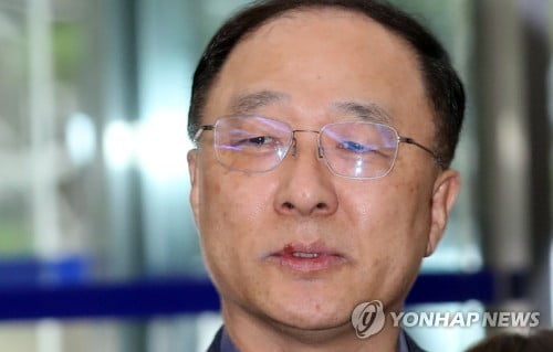 홍남기 "주류 종량세 전환 재추진"…수입맥주 가격 오르나