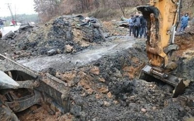 익산 장점마을 비료공장서 폐기물 불법매립 확인…"수백t 추정"