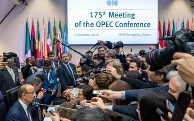 OPEC, 감산 잠정 합의…사우디 "시장 충격 원하지 않아"