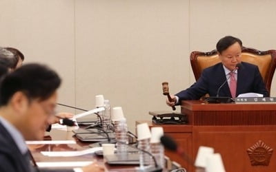 민주 "원전감축 세계적 대세"…한국 "워킹그룹 희망사항"