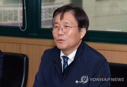 성윤모 산업장관, 겨울철 전력수급 점검…"긴장 늦추지 말라"