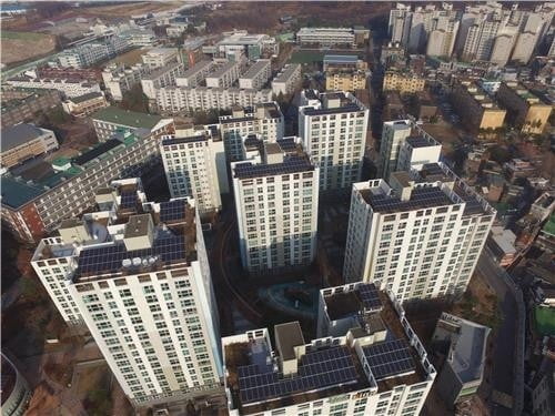 한화큐셀, 주택용 태양광 사업 '가속'…"내년 10만가구 돌파"