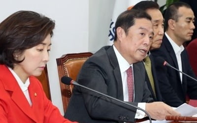 한국, 물갈이 번복 가능성 차단…"정치폄하·국민모독"