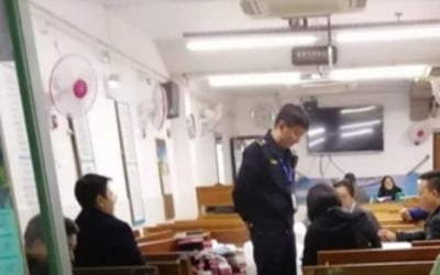 산타는 중국에 못 온다…中 곳곳 '크리스마스 금지령'