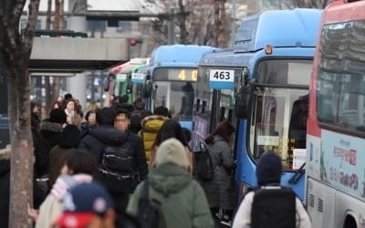 앱 호출해도 감감무소식…택시 파업에 서울 출근길 불편