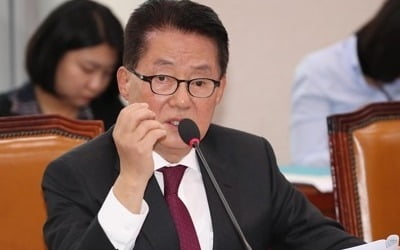 박지원 "문대통령, 분위기 일신 위해 감동적 인적개편 검토해야"