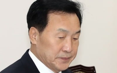 손학규 "文정부 경제방향 의심…경제 내리막길 재촉해"