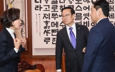 여야 3당 원내대표, 김용균법 합의 진통…오후 재논의