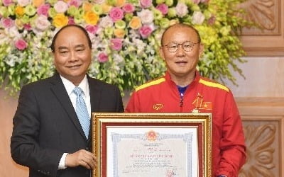 [박항서 매직] 한국에 대한 생각 바꿨다…참전용사 마음도 녹여