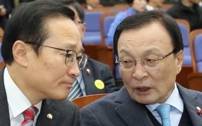 민주 지도부, 오는 31일 문대통령과 청와대 오찬회동