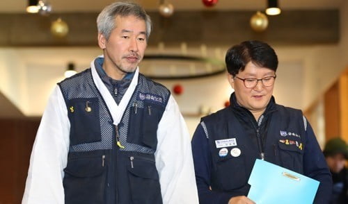 파인텍 노사, 2번째 교섭…사측 "굴뚝 올라가면 영웅인가"