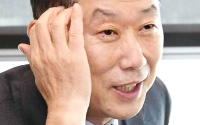 김홍국 회장 "2003년 익산공장 화재로 망할 뻔했지만…절대 포기할 수 없다는 일념으로 재기했죠"