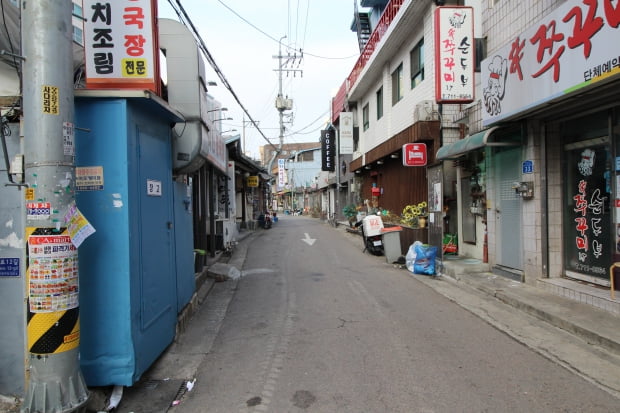 [집코노미]"우려가 현실로"…백종원의 '골목식당' 거친 골목, 현재 모습은?