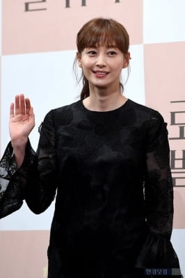 '로맨스는 별책부록' 이나영 "원빈이 열심히 하라고 했다"