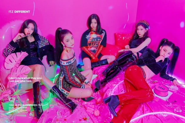 ITZY, 출처 : ITZY팬카페