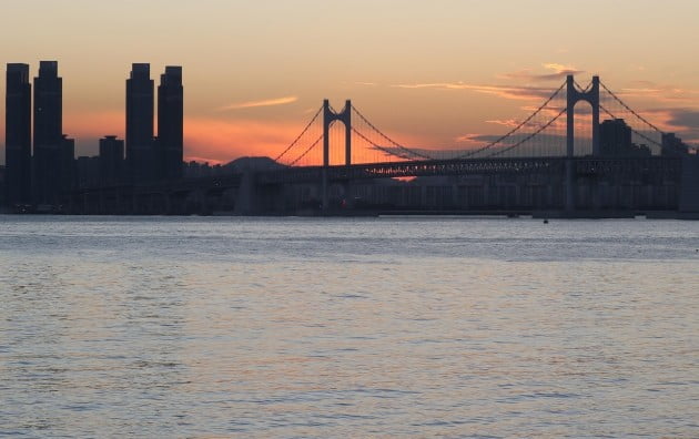 부산 광안대교 전경. 자료사진=연합뉴스