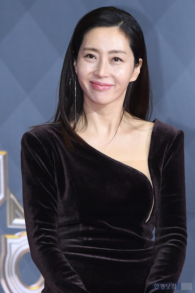 [포토] 송윤아, '매력 넘치는 미소' (2018 SBS 연기대상)
