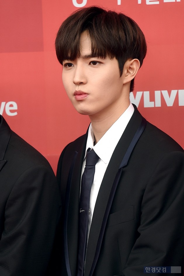 [포토] 워너원 김재환, '워너블 마음 흔드는 부드러운 눈빛' (골든디스크)