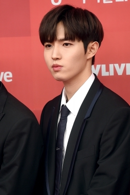 [포토] 워너원 김재환, '워너블 마음 흔드는 부드러운 눈빛' (골든디스크)