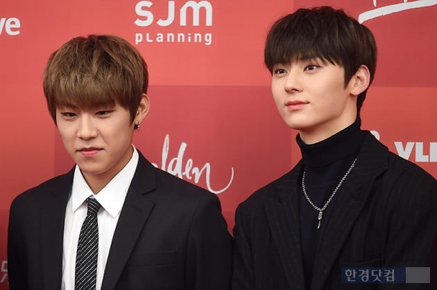 [포토] 워너원 박우진-황민현, '두 남자의 멋진 미소' (골든디스크)