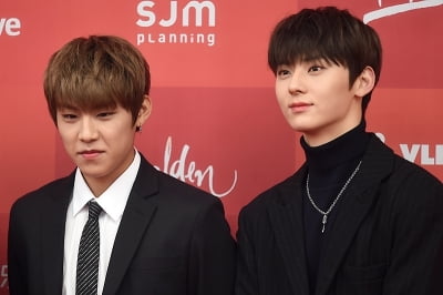  워너원 박우진-황민현, '두 남자의 멋진 미소' (골든디스크)