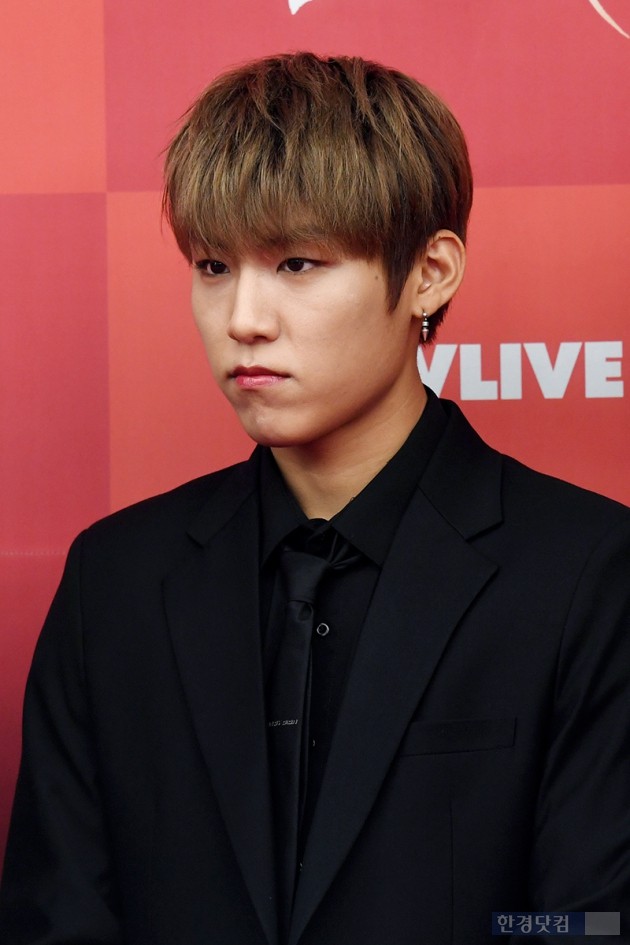 [포토] 워너원 박우진, '촉촉한 입술'(골든디스크)