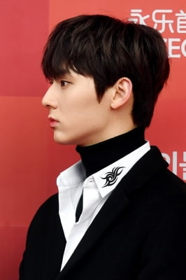 [포토] 워너원 황민현, '조각같은 옆선~'(골든디스크)