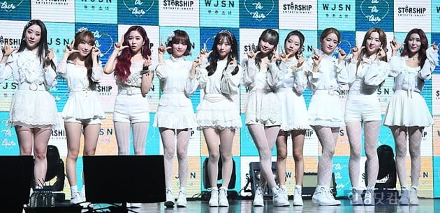 [HK영상] 우주소녀, 더욱 성숙해진 그녀들…'라라러브' 첫 무대