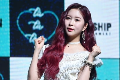 [포토] 우주소녀 다영, '주먹 불끈 쥐고 깜찍하게~'