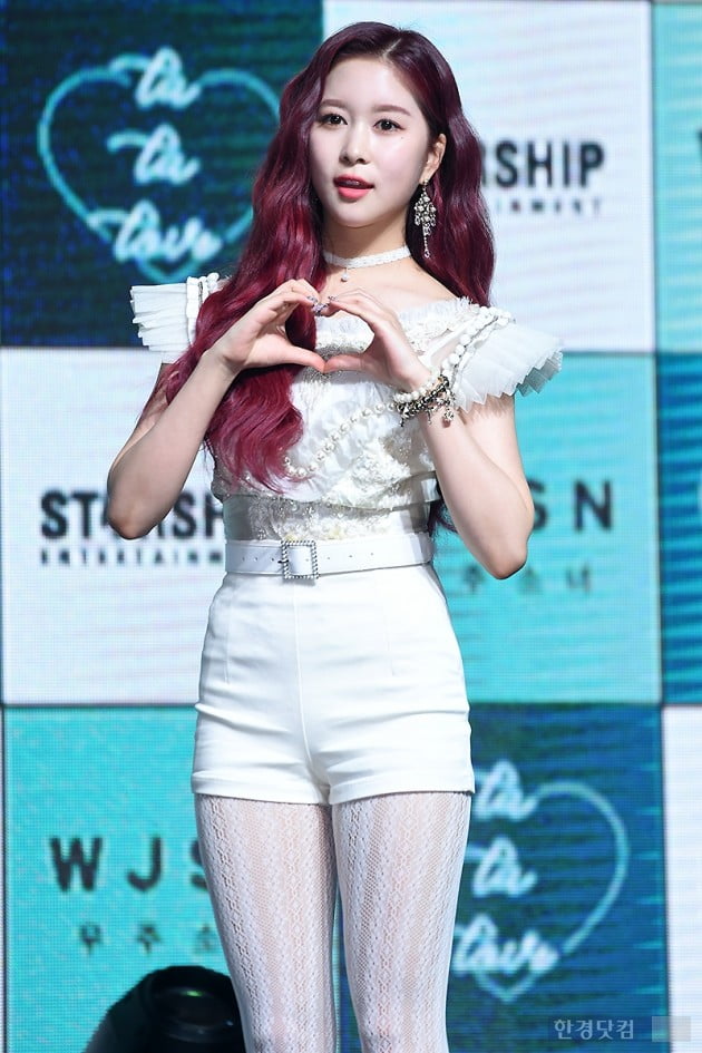 [포토] 우주소녀 다영, '눈 뗄 수 없는 깜찍함~'