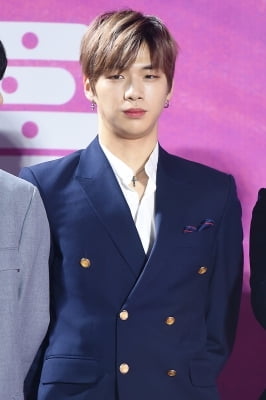  워너원 강다니엘, '부드러운 눈빛 카리스마~' (서울가요대상)