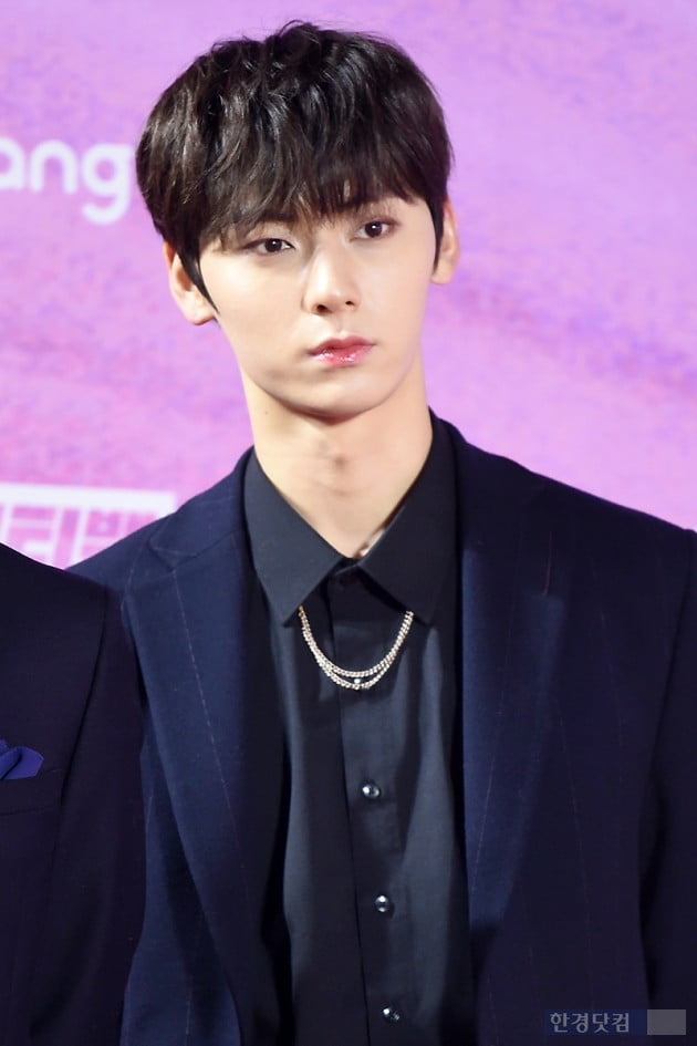 [포토] 워너원 황민현, '잘생겼다~' (서울가요대상)