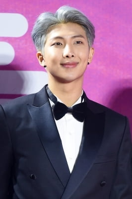 [포토] 방탄소년단 RM, '부드러운 미소~' (서울가요대상)