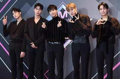 [포토] 크나큰, '블랙으로 멋지게 차려입고~'