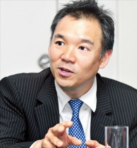 넥슨 창업주인 김정주 NXC 대표가 2011년 5월 한국경제신문과 인터뷰를 하고 있다.  /한경DB 