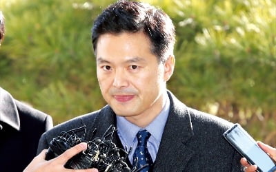 '특감반 민간사찰 의혹' 제기한 김태우 검찰 출석 "靑의 행태에 분노…범죄 낱낱이 밝혀지길"