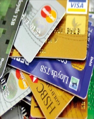 카드업황, 가맹점 수수료 인하·가계대출 총량규제…'규제 원투 펀치'에 수익·건전성 모두 악화